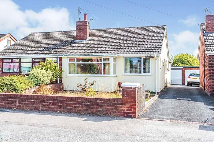 2 Bedroom Bungalow To Rent In Common Edge Road, Blackpool, Lancashire, FY4