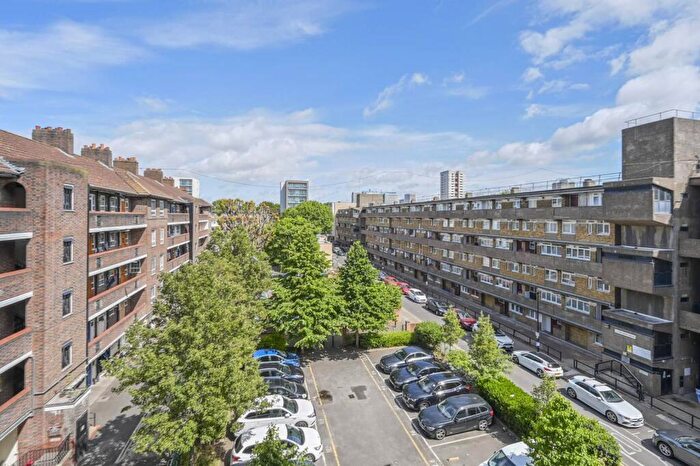 2 Bedroom Flat For Sale In Chi Building, Crowder Street, Shadwell, London, E1