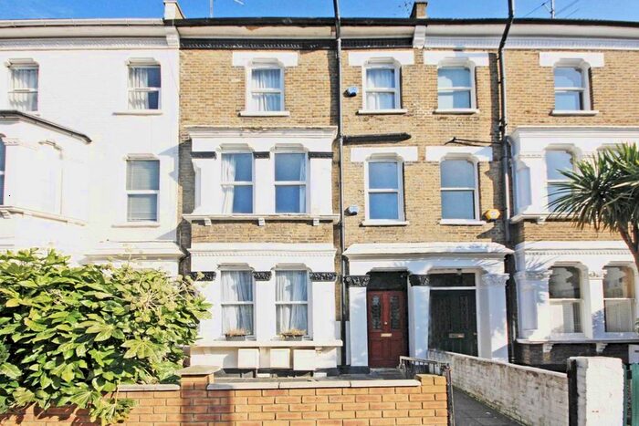 5 Bedroom Flat To Rent In Frithville Gardens, London, W12