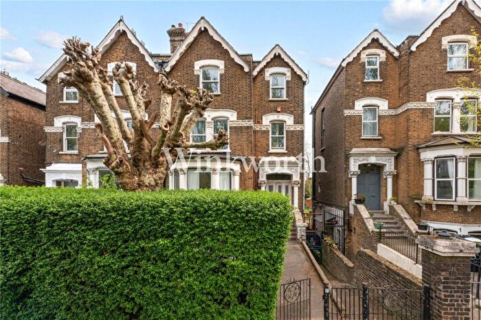 1 Bedroom Apartment For Sale In Green Lanes, London, N4