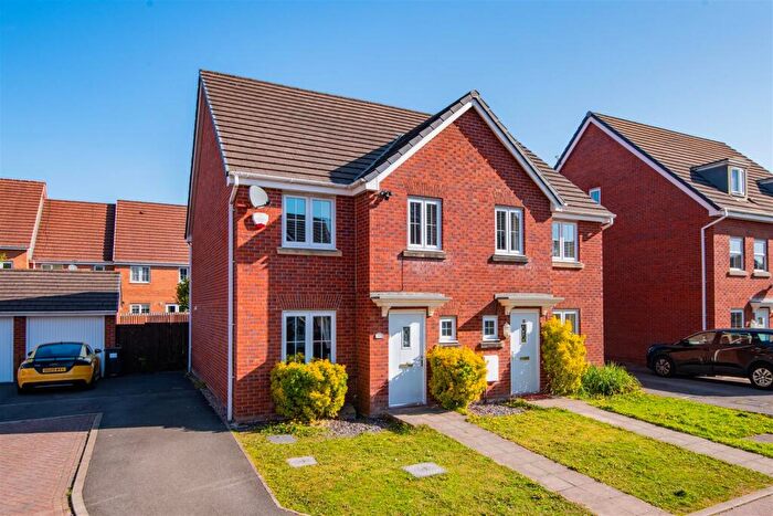 4 Bedroom Semi Detached House For Sale In Dukinfield Court, Buckshaw Village, Chorley, PR7