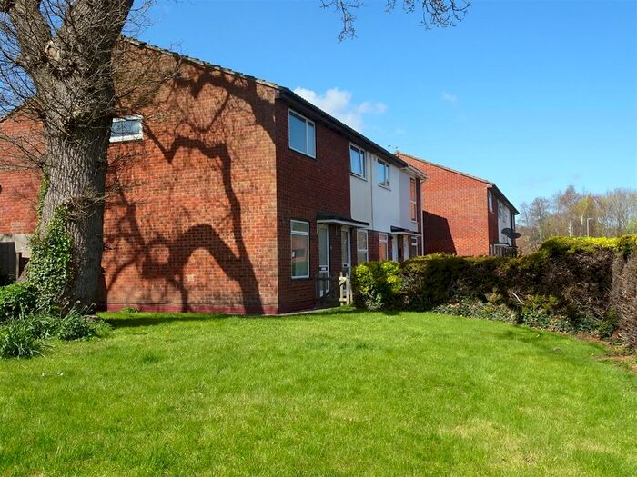 2 Bedroom End Of Terrace House To Rent In Queensway, Taunton, TA1