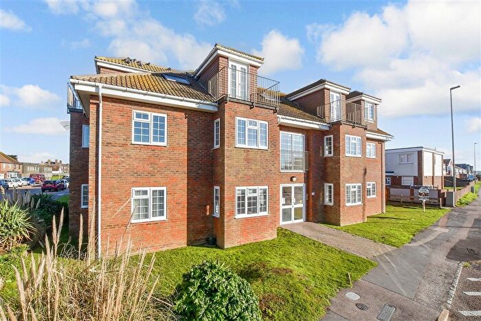 2 Bedroom Flat For Sale In Central Avenue, Peacehaven, East Sussex, BN10