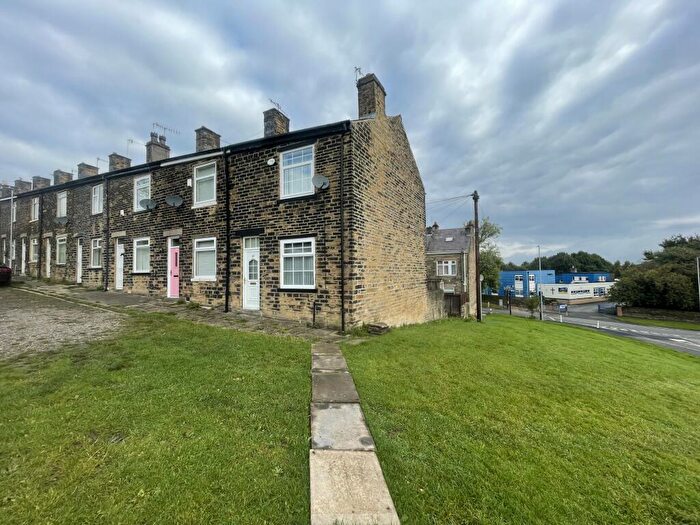 2 Bedroom House To Rent In Ashmount Crescent, Clayton, BD14