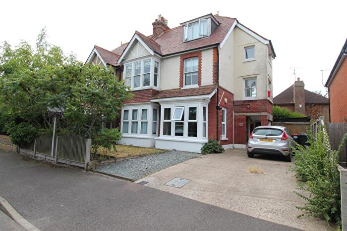 2 Bedroom Flat For Sale In Beltinge Road, Herne Bay, CT6