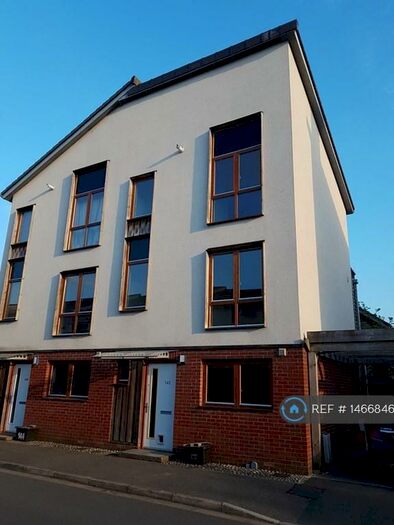 4 Bedroom Semi-Detached House To Rent In Great Mead, Chippenham, SN15