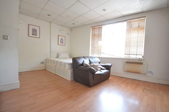 Studio To Rent In Burdett Road, London, E3