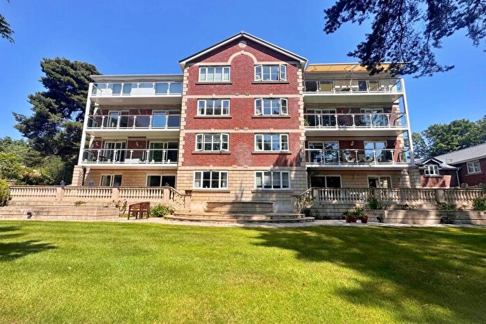 2 Bedroom Flat To Rent In Branksome Park, BH13