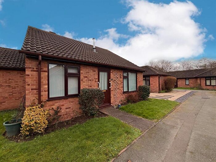 2 Bedroom Bungalow For Sale In De Montfort Close, Loughborough, LE11