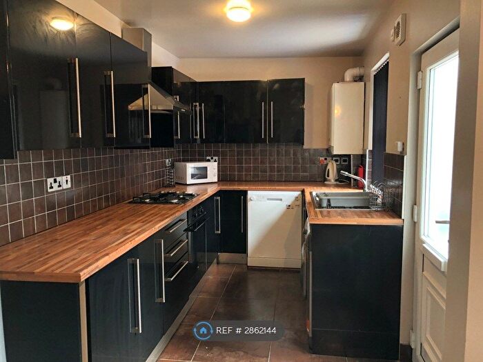 7 Bedroom Terraced House To Rent In South View Road, Sheffield, S7