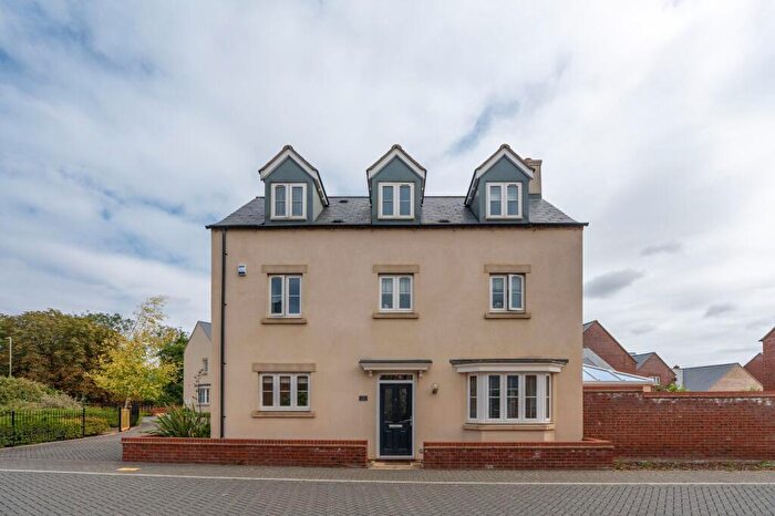 4 Bedroom Detached House For Sale In Lingfield Road, Bicester, OX26