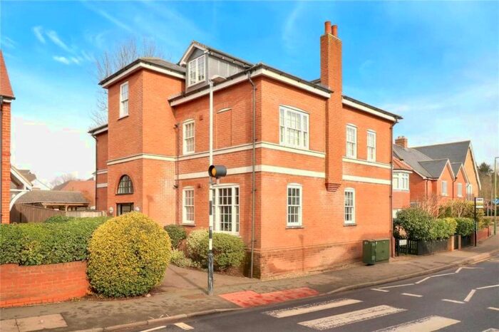 2 Bedroom Flat To Rent In Bridge Road, Hunton Bridge, Kings Langley, WD4
