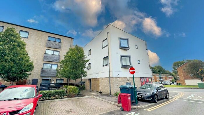 1 Bedroom Flat To Rent In Baywillow Avenue, Carshalton, Surrey., SM5