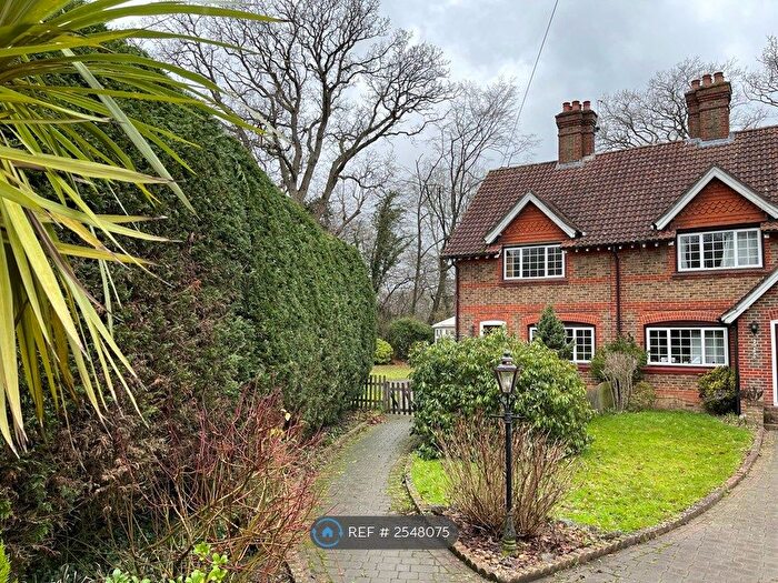 2 Bedroom Semi-Detached House To Rent In Hillside Cottages, Charlwood, Horley, RH6