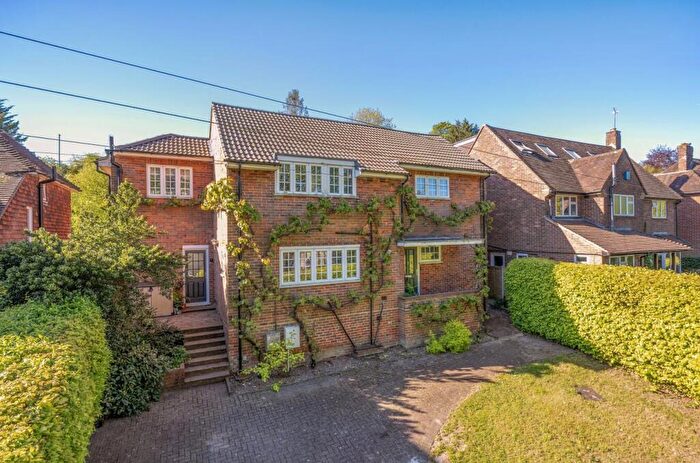 5 Bedroom Detached House For Sale In Abbots Close, Guildford, GU2