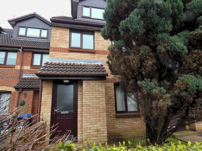 2 Bedroom Maisonette To Rent In Maypole Road, Taplow, Burnham, SL6