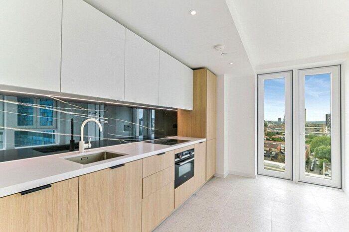 1 Bedroom Apartment To Rent In Bouchon Point, Cendal Crescent, E1