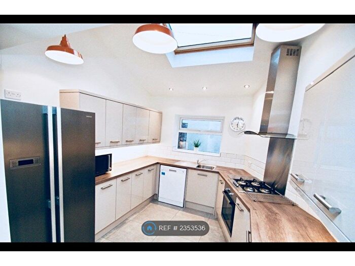 4 Bedroom Terraced House To Rent In Oxford Street, Middlesbrough, TS1