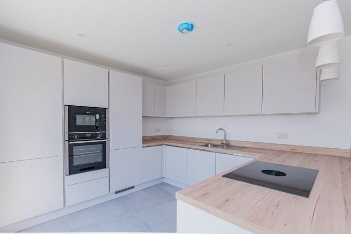 2 Bedroom Flat To Rent In Denchworth Road, Grove, Wantage, OX12