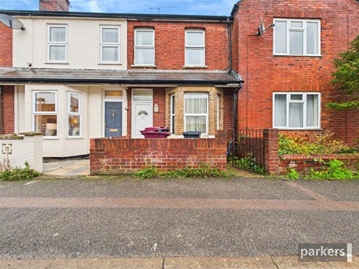 3 Bedroom Terraced House For Sale In Cardiff Road, Reading, Berkshire, RG1