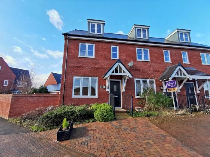 3 Bedroom Town House To Rent In Lilliana Way, Bridgwater TA5