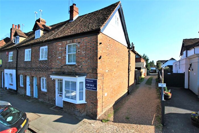 3 Bedroom End Of Terrace House For Sale In London End, Beaconsfield, HP9