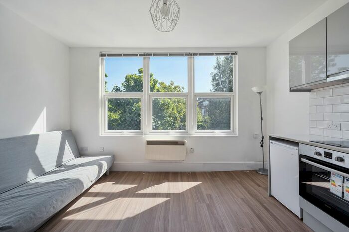 Studio To Rent In Tetherdown, Muswell Hill, London, N10