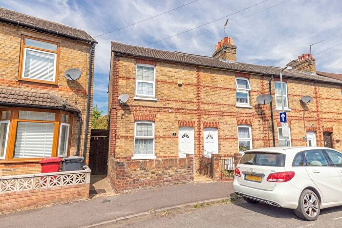 2 Bedroom Terraced House For Sale In The Crescent, Slough, SL1