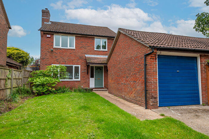 4 Bedroom Detached House For Sale In Thistle Down, Horndean, PO8