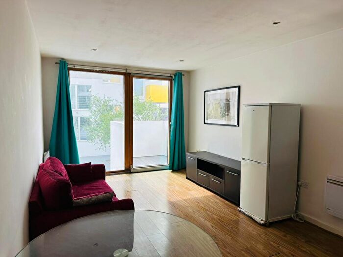 1 Bedroom Flat To Rent In Cutmore Ropeworks, Arboretum Place, IG11