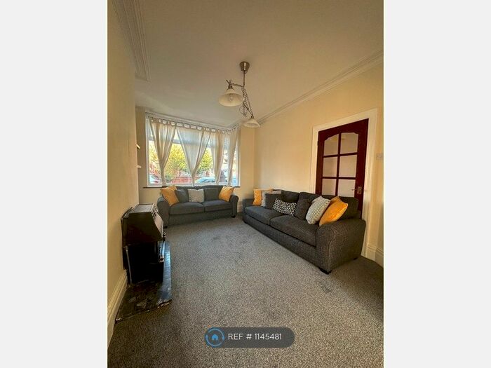 3 Bedroom Semi-Detached House To Rent In Ansdell Avenue, Chorlton, M21