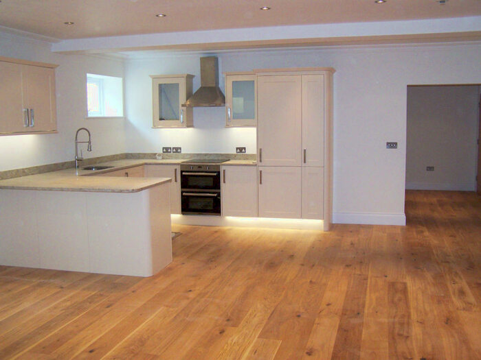 2 Bedroom Flat To Rent In Bishops Sutton, Alresford, SO24