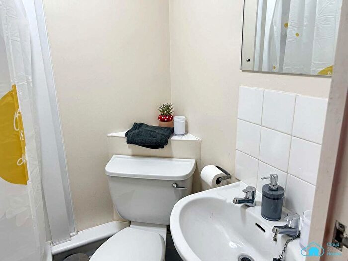 1 Bedroom Flat To Rent In Doust Way, Rochester, ME1