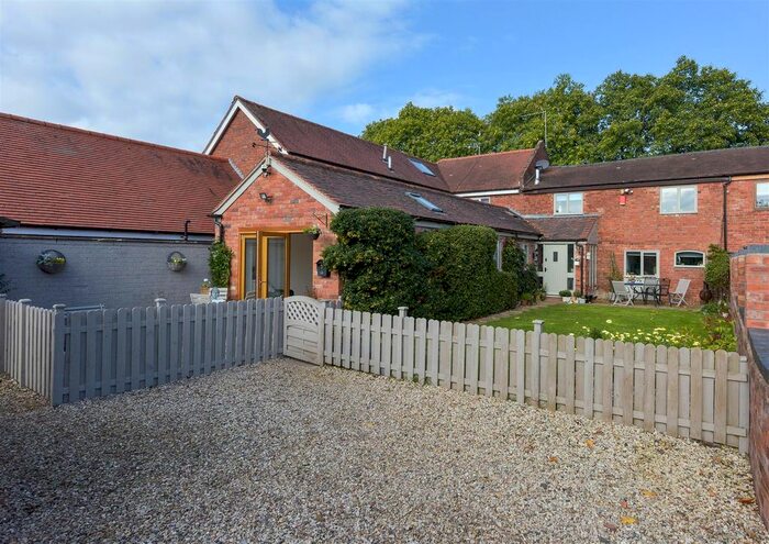 3 Bedroom Barn Conversion For Sale In Newtown Lane, Belbroughton, Stourbridge DY9