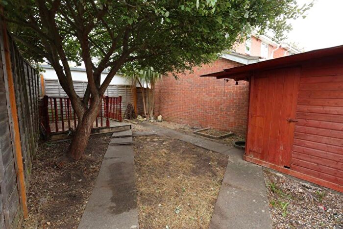 1 Bedroom House To Rent In Eltham Ave, SL1