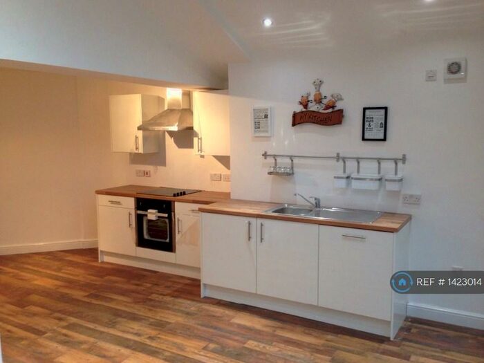 3 Bedroom Semi-Detached House To Rent In Chester Crescent, Newcastle Under Lyme, ST5