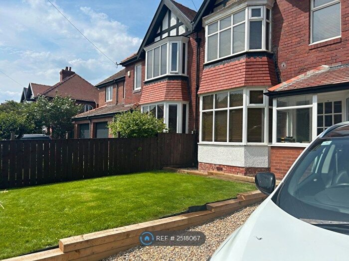 3 Bedroom Semi-Detached House To Rent In Cleveland View, Sunderland, SR6