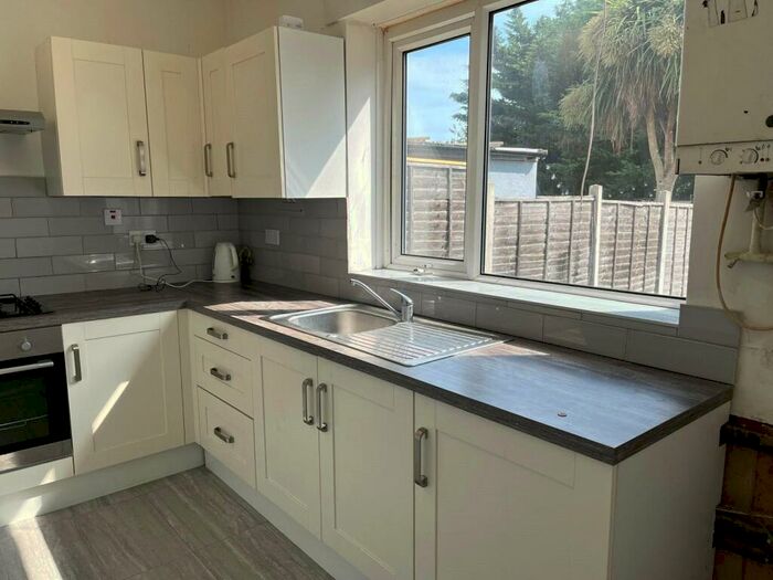 3 Bedroom Semi-Detached House To Rent In Woodbank Road, Bromley, BR1