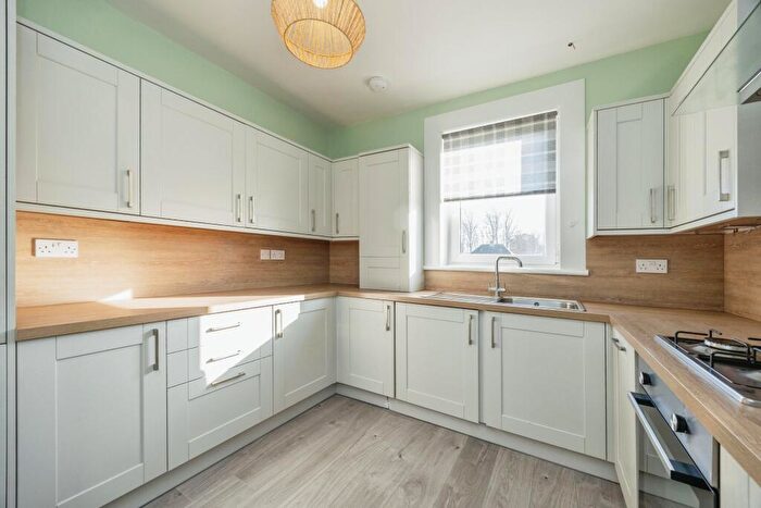 3 Bedroom Flat For Sale In Kelvin Street, Grangemouth, Stirlingshire, FK3