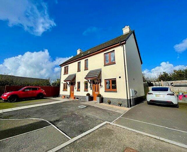 2 Bedroom Semi-Detached House For Sale In Newton Heights, Kilgetty, Pembrokeshire, SA68