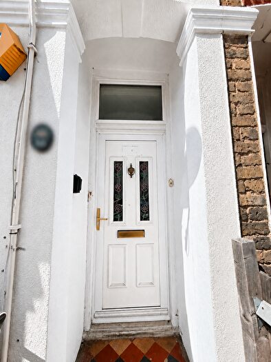 2 Bedroom Flat To Rent In Selsdon Road, London, E13