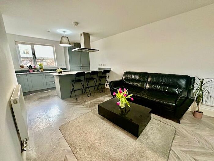 2 Bedroom Flat To Rent In Connaught Road, Cardiff, CF24
