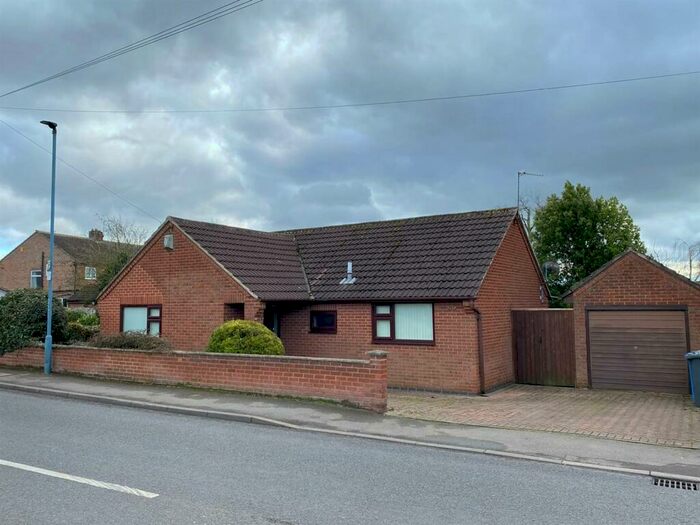 3 Bedroom Bungalow To Rent In Western Road, Mickleover, Derby, DE3