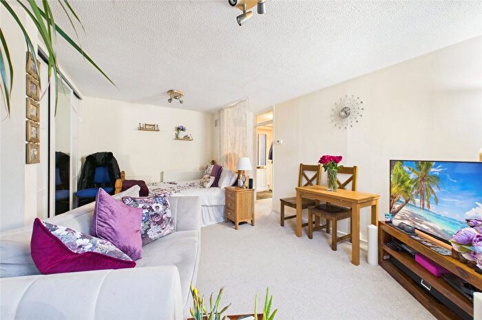 1 Bedroom Maisonette To Rent In Maiden Place, Lower Earley, Reading, Berkshire, RG6