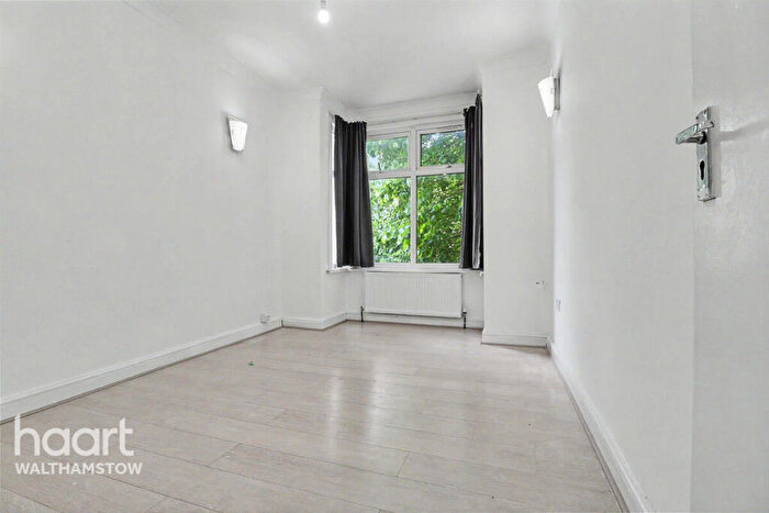 2 Bedroom Flat To Rent In Waverley Road, London, E17