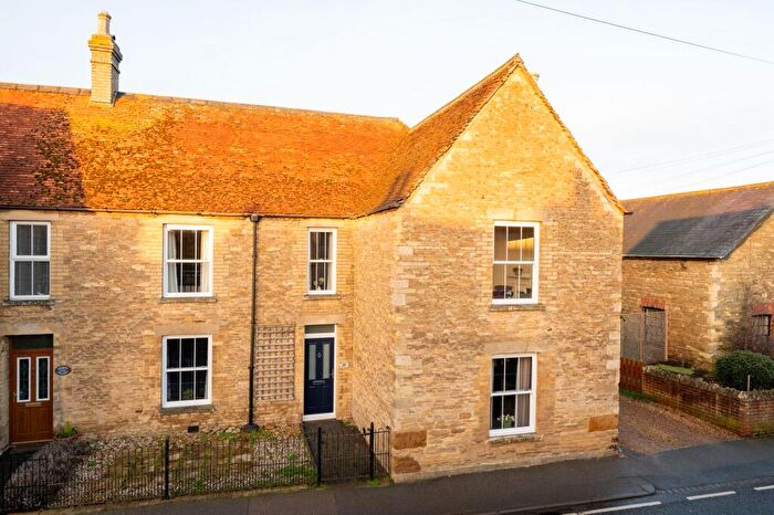 4 Bedroom Semi-Detached House For Sale In High Street, Turvey, MK43