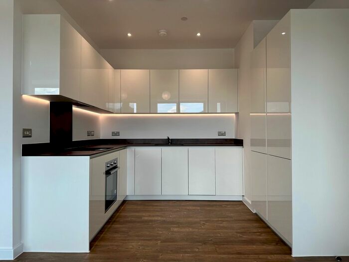 2 Bedroom Flat To Rent In Eagle Way, Great Warley, Brentwood, CM13