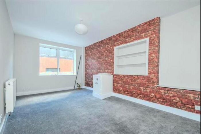 2 Bedroom Flat To Rent In High Street, Wallingford, OX10