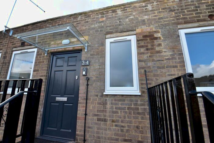 1 Bedroom Flat To Rent In Queensway, Crawley, RH10