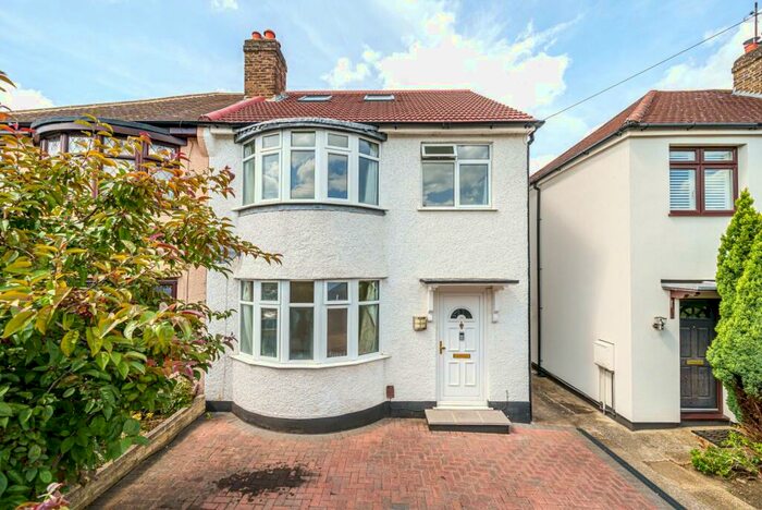 4 Bedroom Semi-Detached House To Rent In Cambridge Road, New Malden, KT3